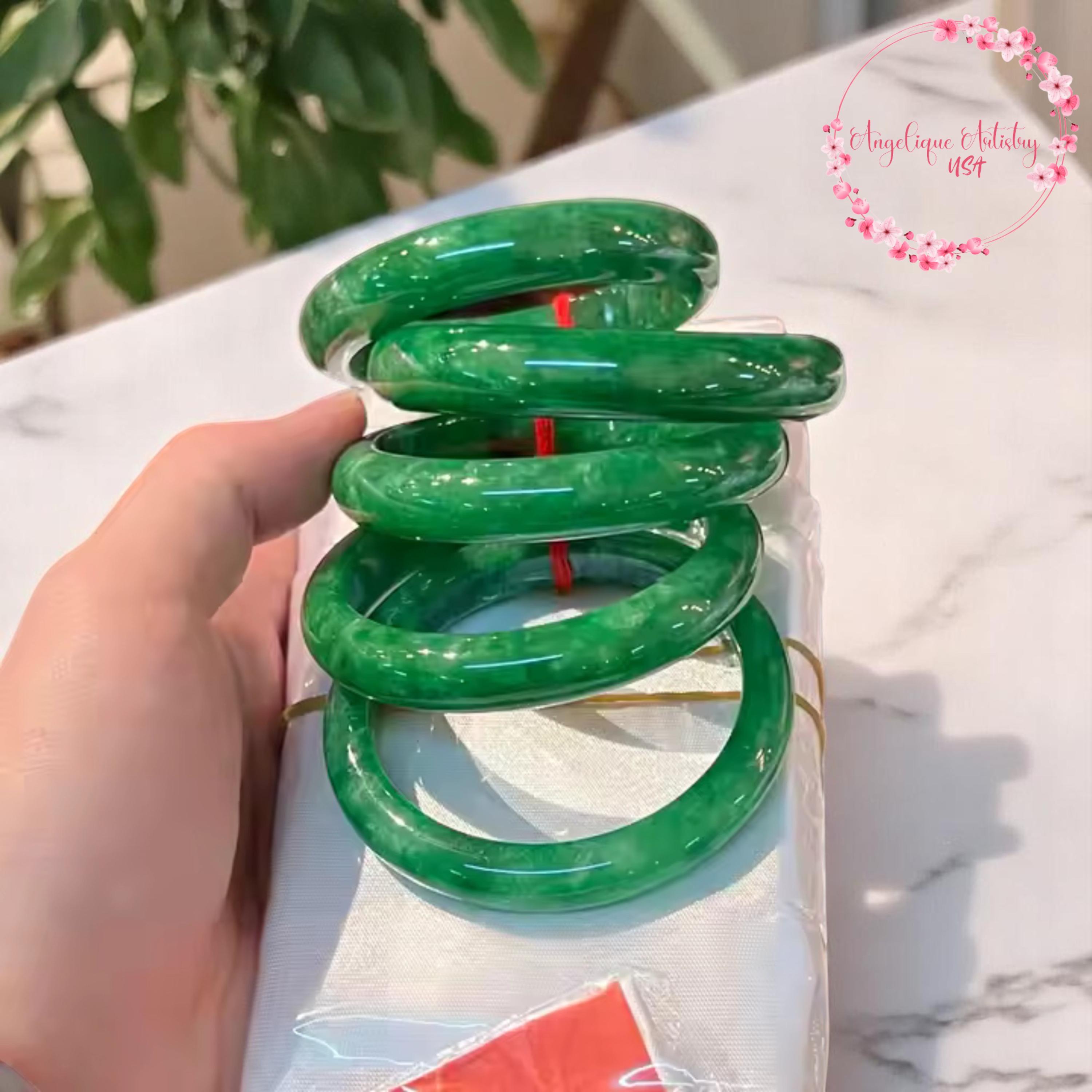 ダークグリーンの翡翠バングル - 繁栄と優雅さの象徴 - Etsy 日本