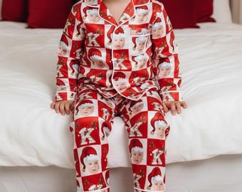 Anpassat julpyjamasset i satin med ansikte, personliga fotopyjamasar, anpassade sovkläder med initialer och namn, matchande julpyjamasar för familjen