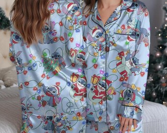 Pijama de satén de Stitch Merry Christmas, pijama de Lilo y Stitch, pijama de luces navideñas de Stitch, ropa de estar por casa navideña de Disney