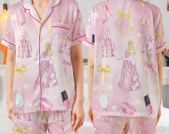 Pijama corto de satén de la Princesa Aurora con acuarela, pijama de la Bella Durmiente, pijama de la Princesa Aurora con lazo coqueto, pijama de la Princesa Aurora