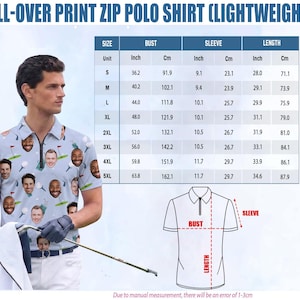 Pu&ograve; includere: Polo con zip e stampa integrale azzurra, a tema golf. La maglia presenta un motivo di volti e grafiche legate al golf. Le misure sono espresse in cm. Il colletto &egrave; con zip.
