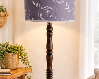Stehlampe gestickt, bestickter Lampenschirm, botanische Dekoration, 70er Jahre, Bauernhaus Beleuchtung, rustikale Dekoration,