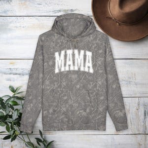 MAMA Camo Print Hoodie | Kuscheliger Fleece-gefütterter Pullover für Mütter im Oversized Fit