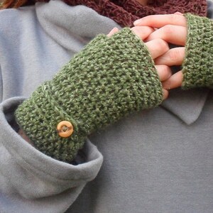 Crochet Easy Fingerless Mitts Pattern, tutorial, Easy crochet mitts, fingerless gloves, fall gloves, gauntlets, arm warmers, 2 in 1 pattern image 5
