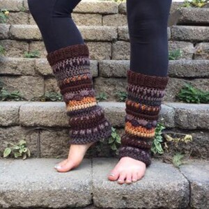 Patroon gehaakte boho-beenwarmers: gestreepte bohostijl (pdf-tutorial)