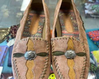 Hush Puppies Moccasins Vintage 1980s Leather Brown Shoes Women's size 7 1/2