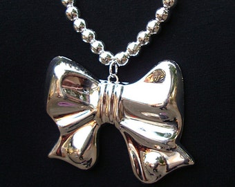 Bow necklace vintage Silver tone metal Bow Necklace