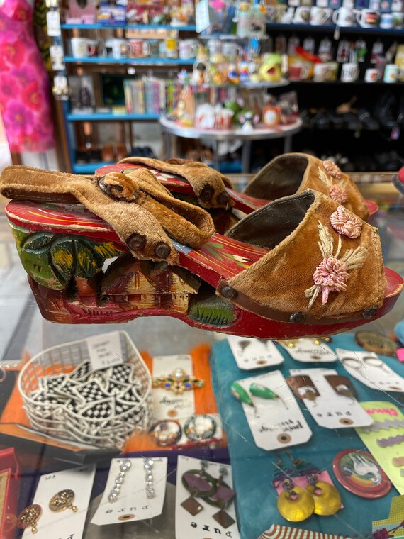 Wood Carved Sandals Vintage 1930s 1940s Painted Ph