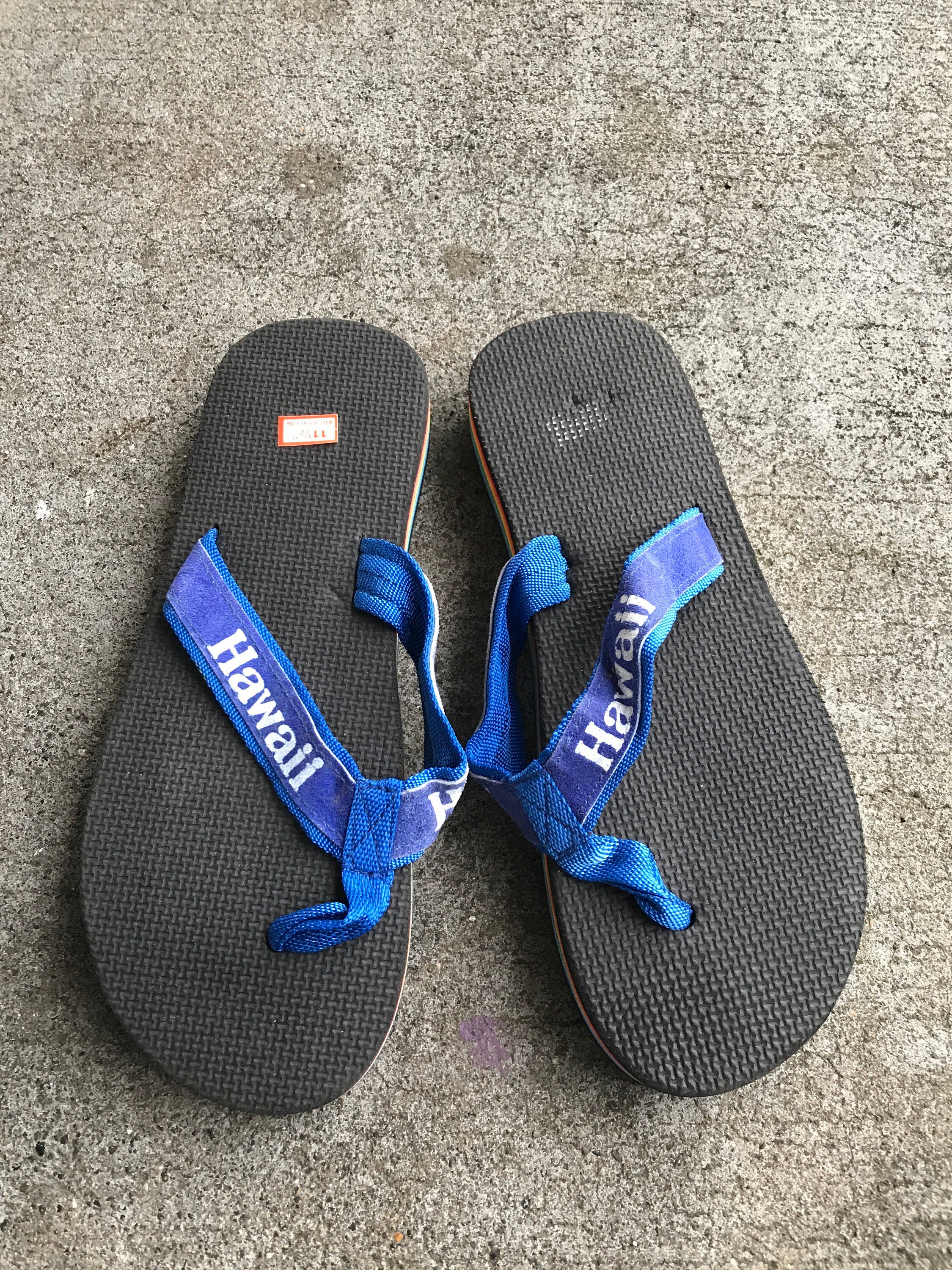 Vintage Hawaii Rainbow Vinyl Sandals Slides circa 1980s Size 10 Exclusive Black 1980s Flip Flops Vintage Sandals Hawaii Rainbow Black | Pure  main image 3