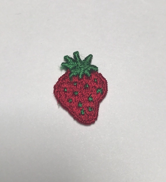 Strawberry Patch Embroidered Patch Vintage 1980s … - image 1