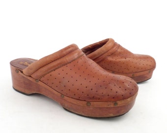 Leather Wooden Clogs Vintage 1970s Wild Pair Wood Platform Whiskey Brown men's size 7 1/2