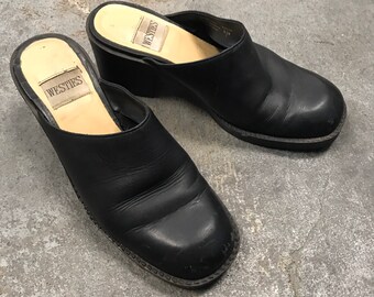 Black Mules Clogs Vintage 1990s Winklepicker Westies Leather Shoes Women's size 6 1/2