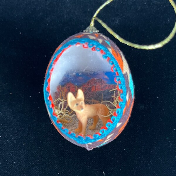 Coyote Real egg Ornament