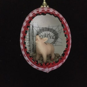 Charlotte&#39;s Web/Wilber Real Egg Ornament