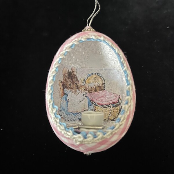 Beatrix Potter Mother Mouse with Baby Real Egg Ornament