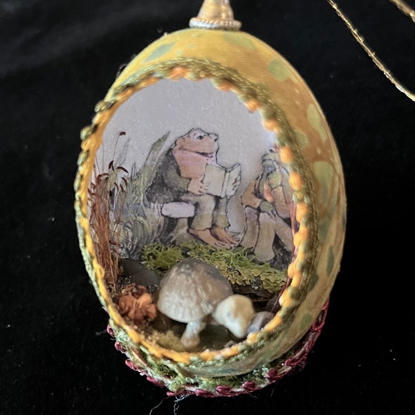 Frog and Toad Reading Real Egg Ornament