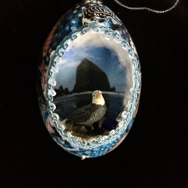 Real Egg Ornament Haystack Rock w/ Eagle/Lobster/owl/turtle/crab