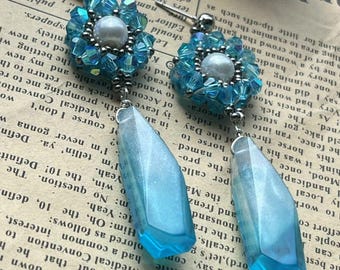 Pendientes inspirados en Hydaelyn/Venat / Joyería inspirada en PNJ de FFXIV / Pendientes hechos a mano con cuentas de cristal azul / Regalo para fans de Final Fantasy XIV