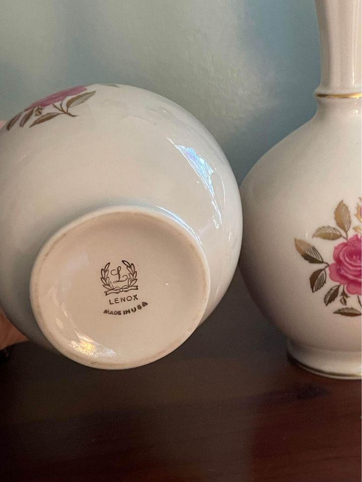 ヴィンテージ レノックス フローラル ホワイト、ピンクローズ 磁器花瓶