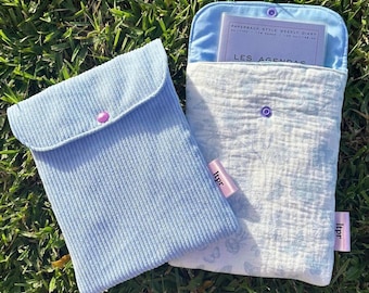 Funda acolchada para Kindle hecha a mano: funda de pana azul o gasa floral para Kindle, Kobo y lectores electrónicos.