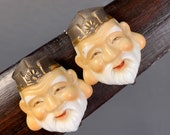 Vintage Porcelain Toshikane Japan Screw-back Earring .