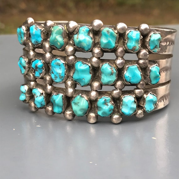 Wide And Detailed Vintage Navajo 'Flower Snake Eyes' Turquoise Native American Jewelry Silver Bracelet Wide And Detailed Vintage Navajo 'Flower Snake Eyes' Turquoise Native American Jewelry Silver Bracelet