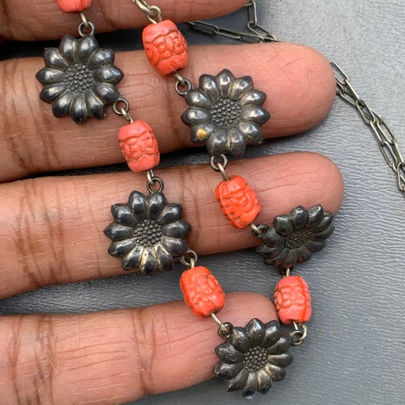 Vintage Art Deco Necklace . Silver tone  Coral gl… - image 10