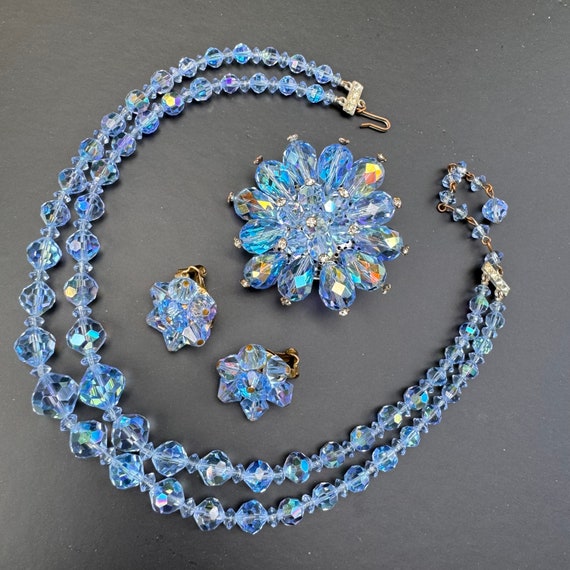 Vtg double strand Blue faceted Crystal Glass Bead… - image 2