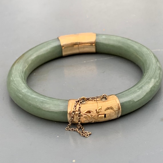 Vintage Chinese  Jade Jadeite Engraved  14kt Gold 