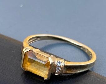 Vintage Gold ring . Mod Modern  10kt Solid Gold Citrine, Diamond  Ring .