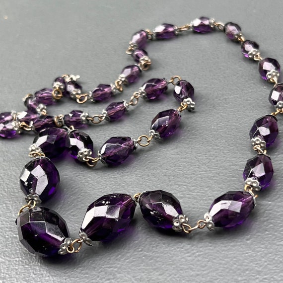Vintage Art Deco Czech Glass Beaded Necklace .  V… - image 3