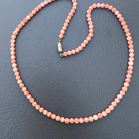 Vintage small Coral Beaded Choker Necklace .  11.… - image 3