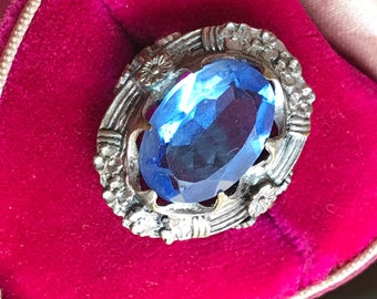 Vintage Art Nouveau  Ring .  Sapphire  Glass . Art Deco Costume jewelry