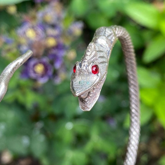 Vintage silver egyptian snake - Gem Vintage silver egyptian snake - Gem