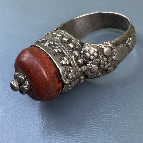 Old Yemenite silver amber Resin ring . Bedouin sil