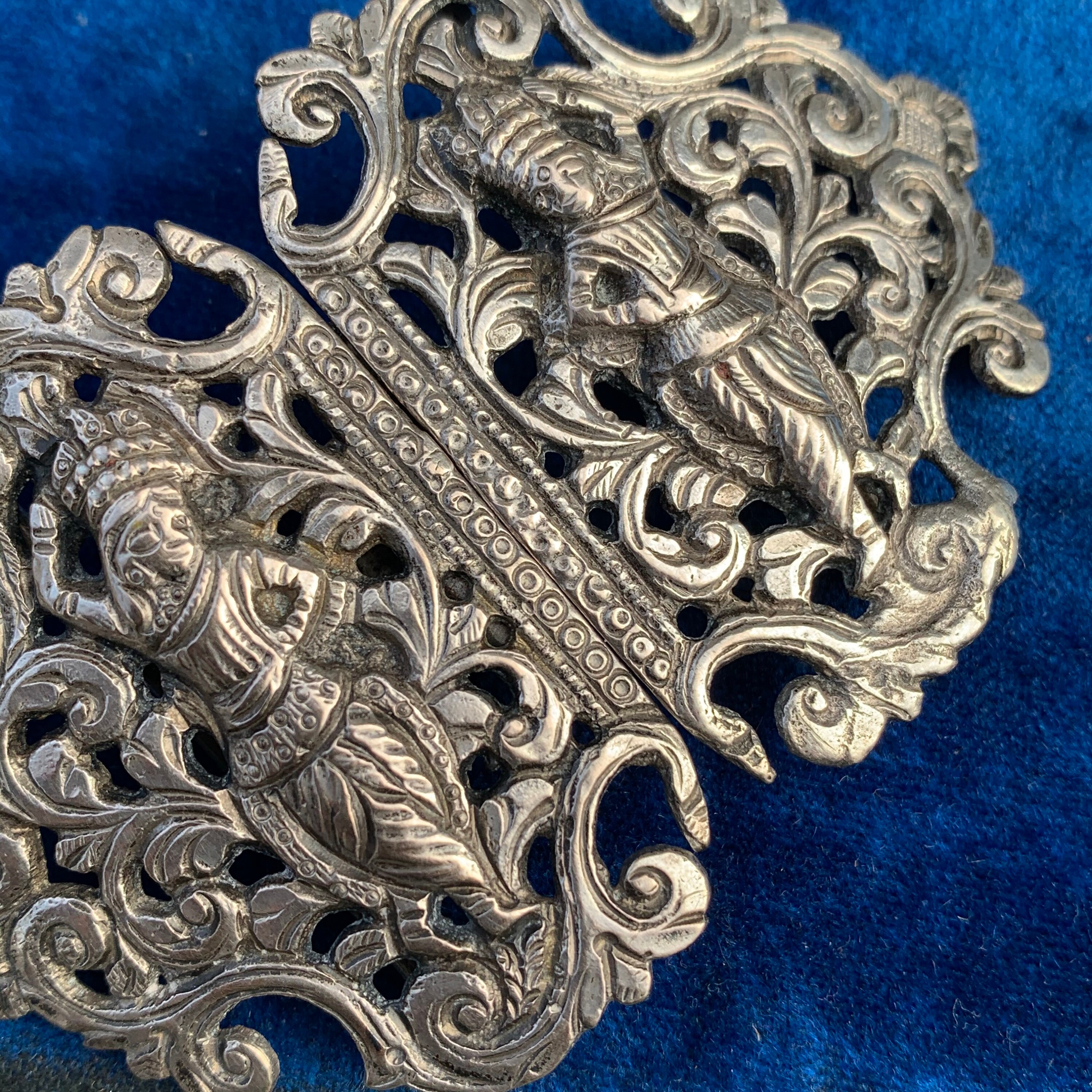 Accessoires Riemen & bretels Riemgespen Antieke jaren 1800 Tribal Sieraden Bulgaarse Zilveren Repousse Decoratieve Riem Gesp 