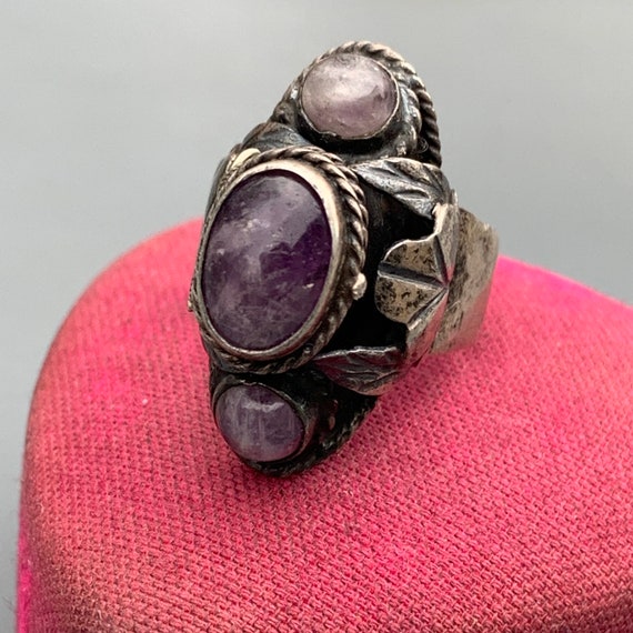 Vintage Poison Ring . Sterling Silver Amethyst Ri