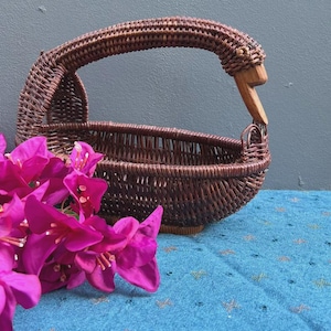 vintage Duck Swan Bird  Shape Woven wicker handle basket planter