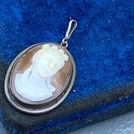 Antique 800 silver  Carved Cameo Pendant  . Victo… - image 3