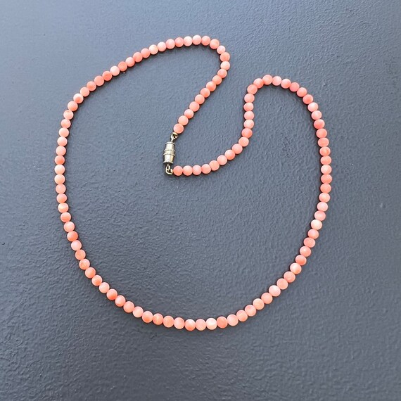 Vintage small Coral Beaded Choker Necklace .  11.… - image 2