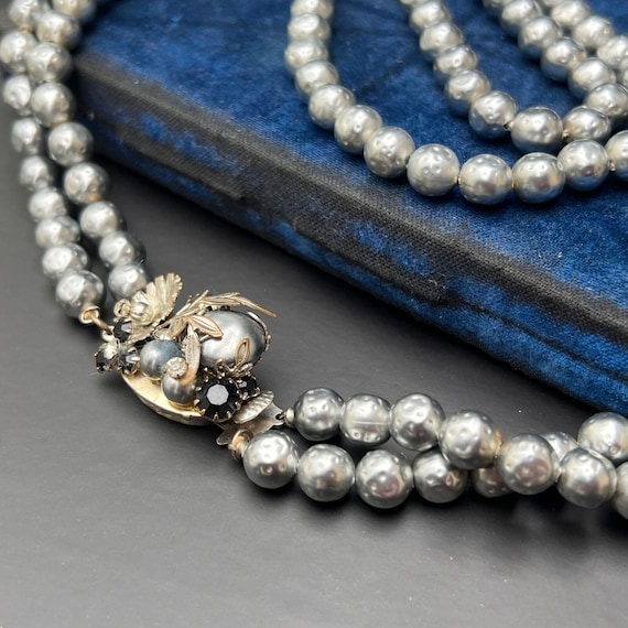 Bellissima collana girocollo multifilo vintage Art Deco degli anni '20 con perle corte realizzate con perle finte - Italia