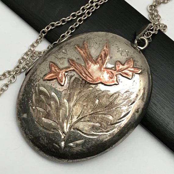 Antique Victorian Silver Locket . Antique Photo P