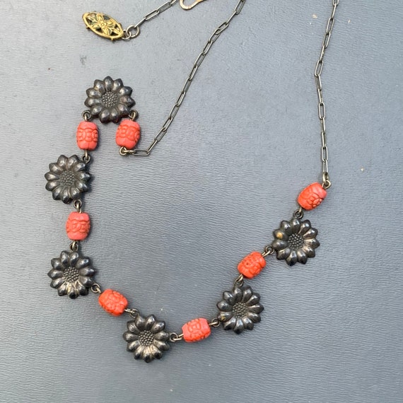 Vintage Art Deco Necklace . Silver tone  Coral gl… - image 4