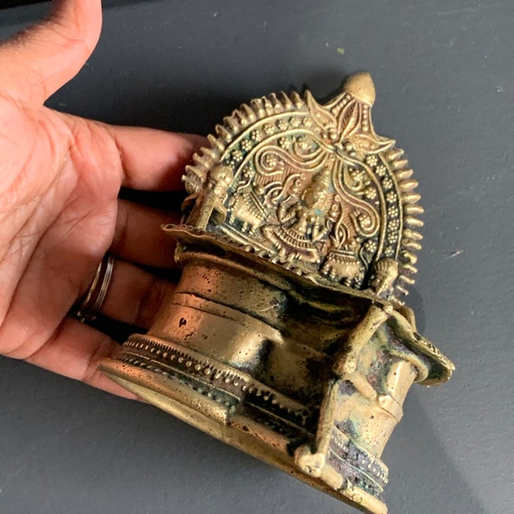 Antique Indian Hindu Bronze Brass  Oil Lamp . Oil… - image 8