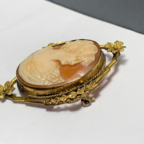 Antique Victorian Carved Cameo Pin Brooch  . Gold… - image 4