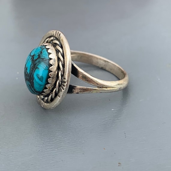 Vintage Handmade Sterling Silver Turquoise Ring .… - image 2
