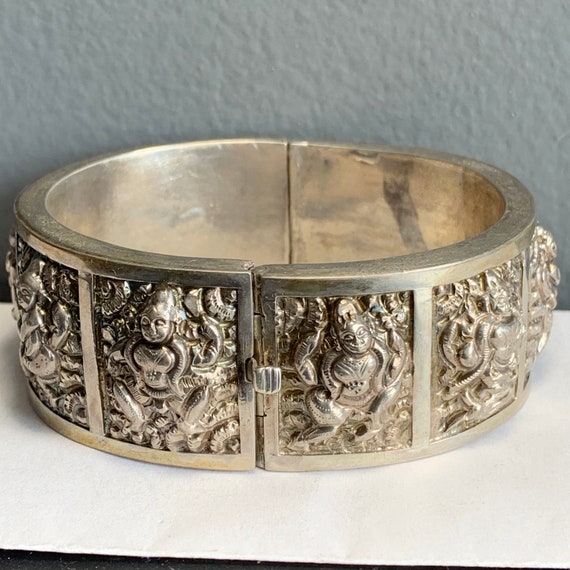 Antique Bangle . Sterling Silver . Anglo Indian .