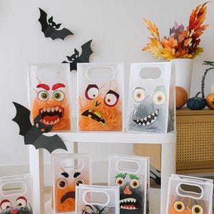 Halloween treat bags, Halloween Personalized Gift Bags, Halloween monster bags, party favor bags, Halloween favors, spooky Halloween gifts
