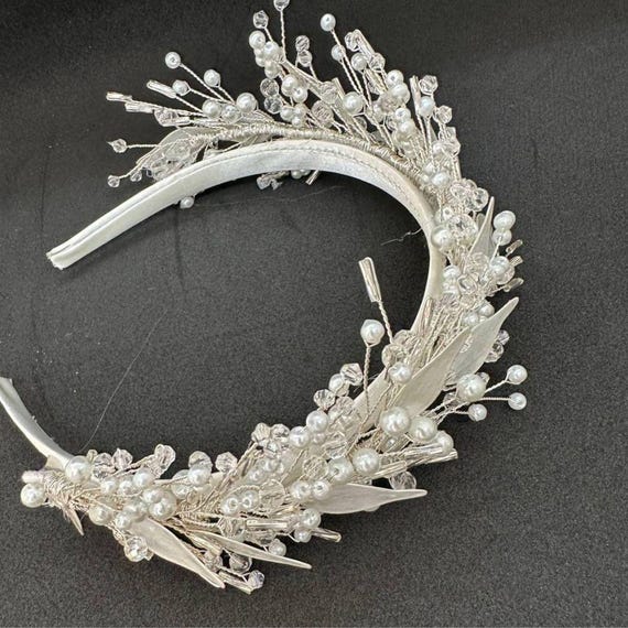 Handmade Pearl Bridal Headband: Floral Wedding Tiara  display picture 2