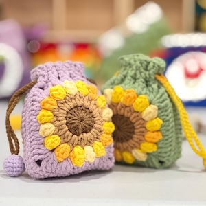 Sacchetto all'uncinetto Cottagecore a forma di girasole / Portamonete lavorato a maglia fatto a mano / Piccola borsa portaoggetti lavorata a maglia / Mini organizer / Regalo carino / Custodia per AirPods